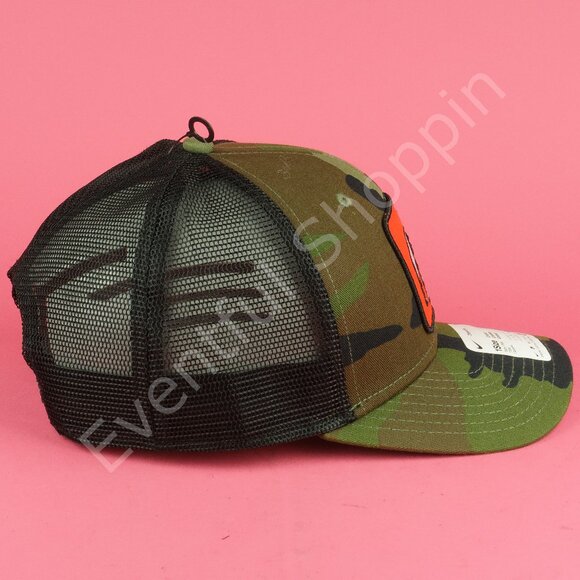 Nike Georgia Bulldogs Standing Dog Trucker Snapback Hat in Camo / Black - Picture 3 of 10